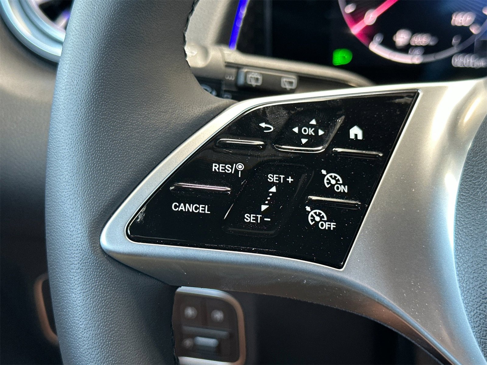 New 2025 Mercedes-Benz GLB 250 4MATIC image 25