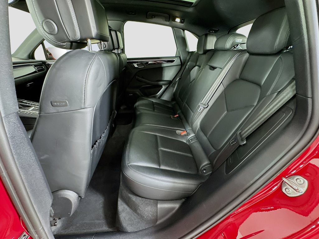 Certified 2021 Porsche Macan S AWD/4WD image 24