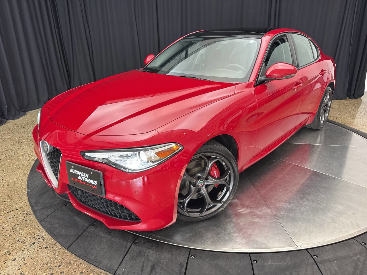 Used 2019 Alfa Romeo Giulia Ti Sport w/ Quick Order Package 22S Sport image 3