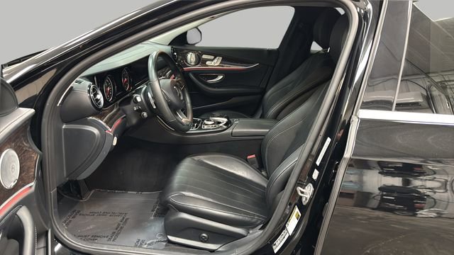 Used 2018 Mercedes-Benz E 300 4MATIC image 9