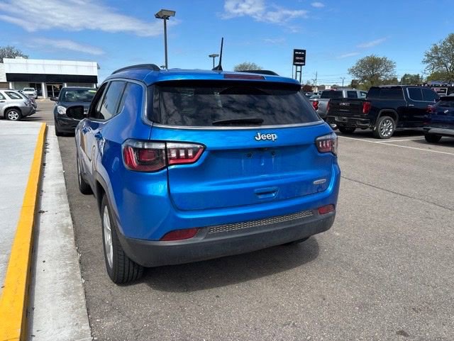 Used 2022 Jeep Compass Latitude FWD image 9