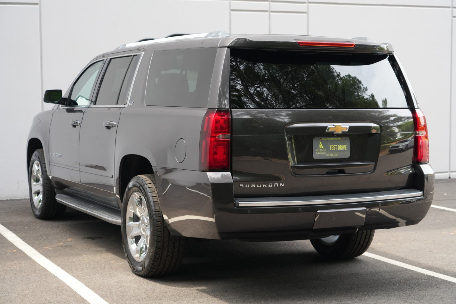 Used 2015 Chevrolet Suburban LTZ RWD image 54
