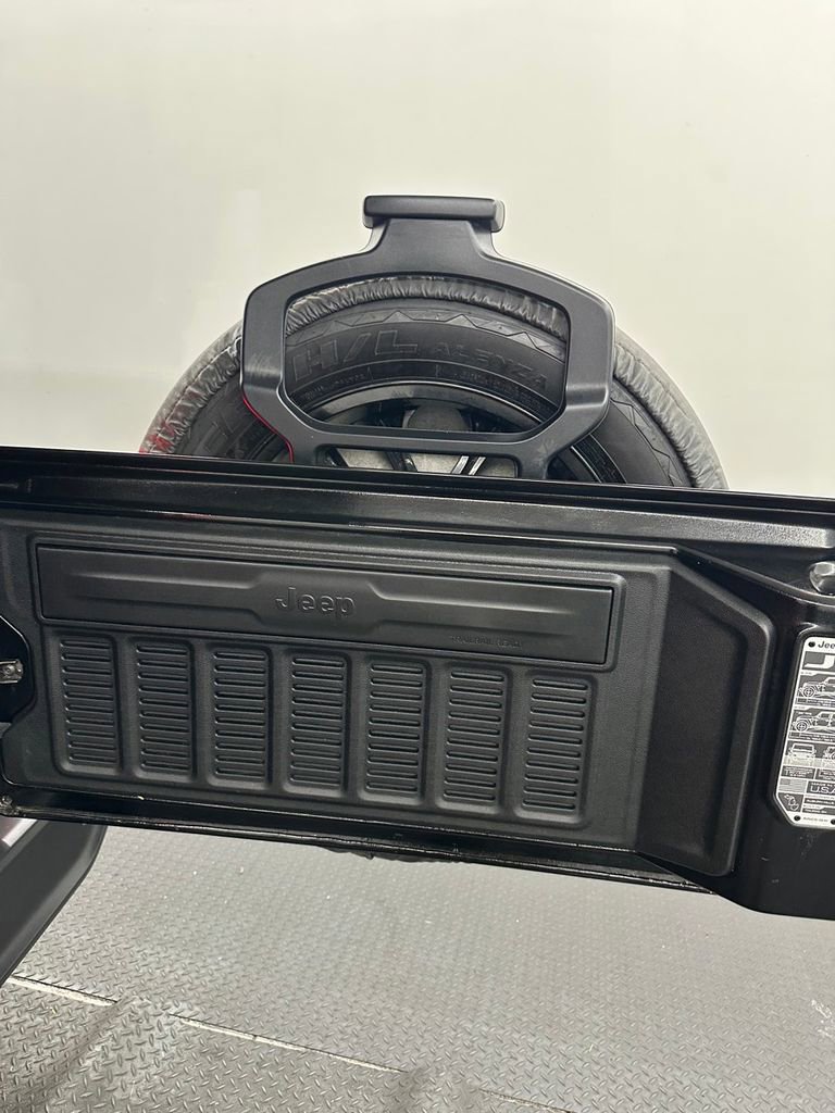 Used 2021 Jeep Wrangler Unlimited Sahara w/ Cold Weather Group image 33