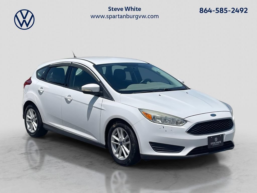 Used 2015 Ford Focus SE FWD image 1