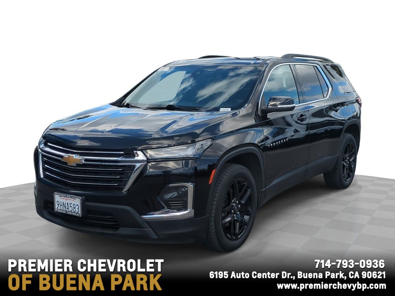 Used 2023 Chevrolet Traverse LT FWD image 1