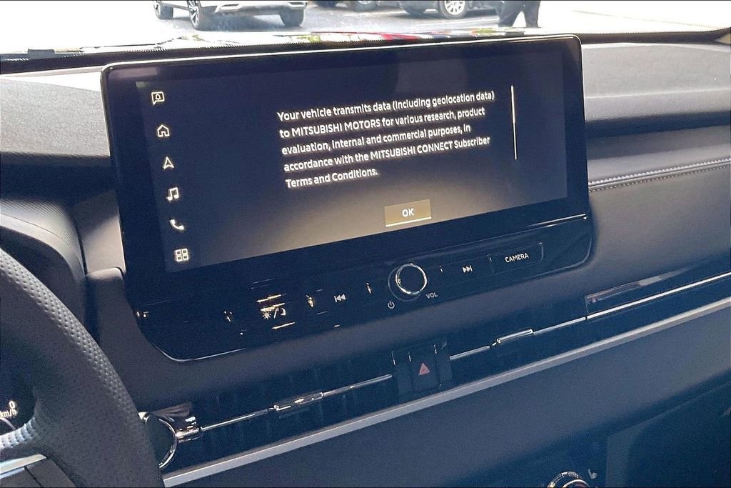 New 2026 Mitsubishi Outlander SEL image 7