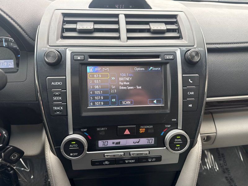 Used 2013 Toyota Camry XLE image 23