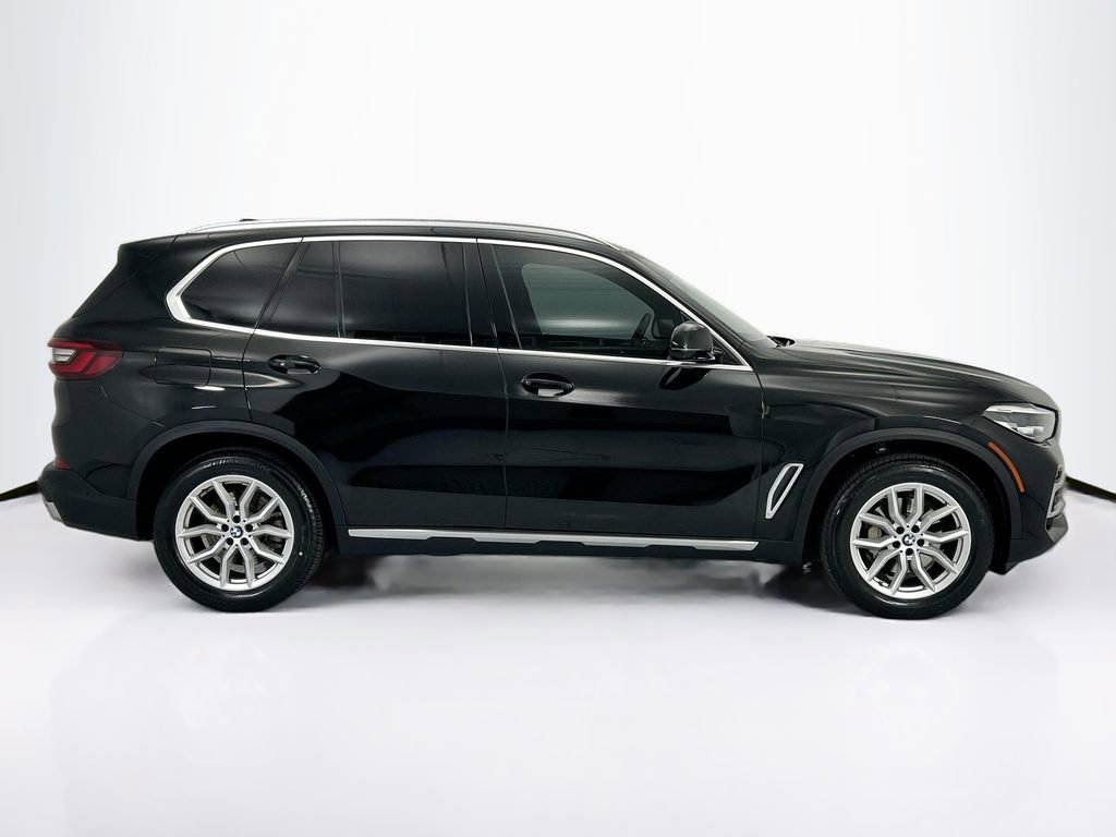 Certified 2022 BMW X5 sDrive40i w/ Climate Comfort Package image 4