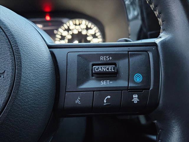 Used 2025 Nissan Pathfinder SV image 12