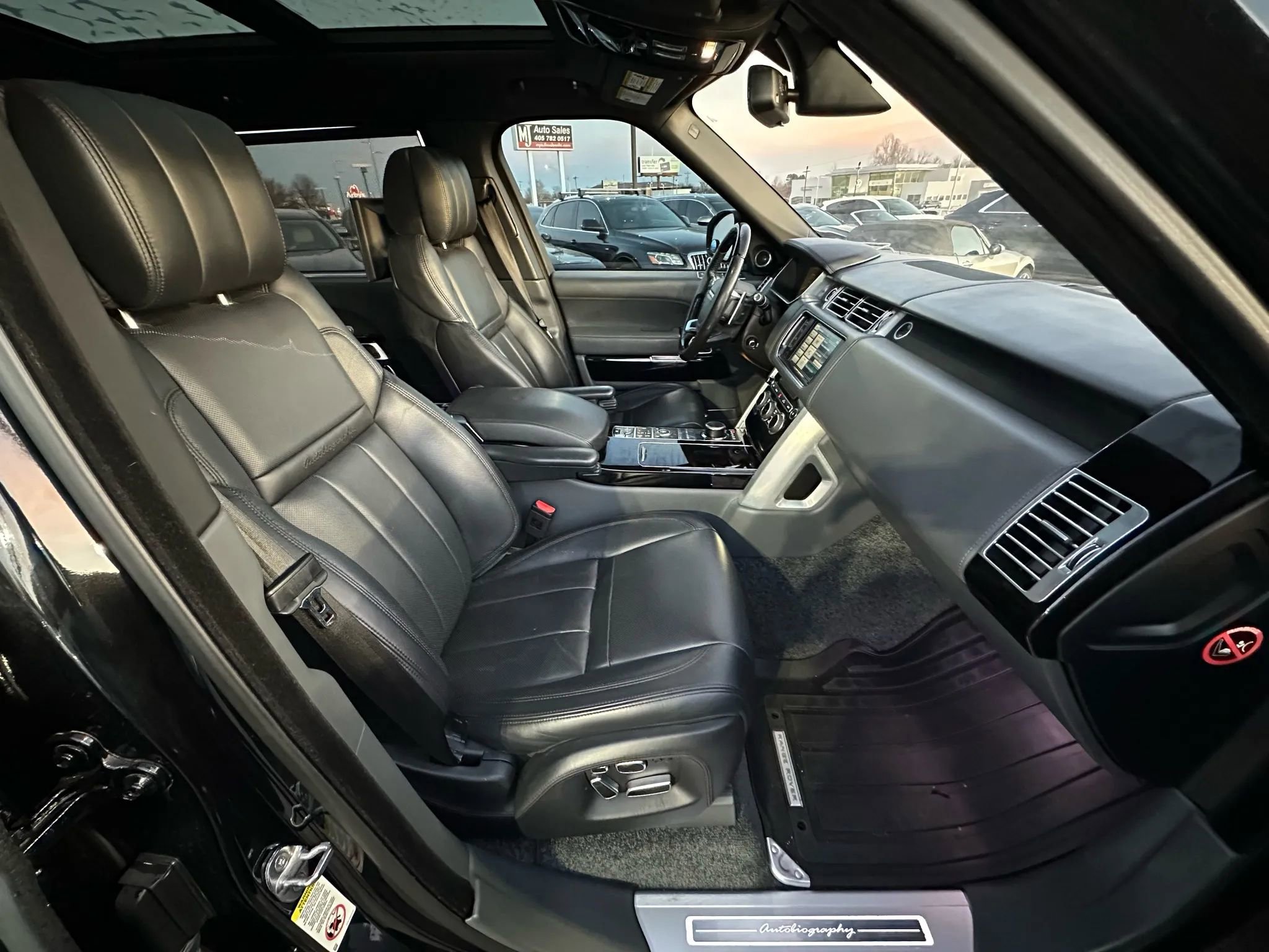 Used 2015 Land Rover Range Rover Long Wheelbase Autobiography image 12