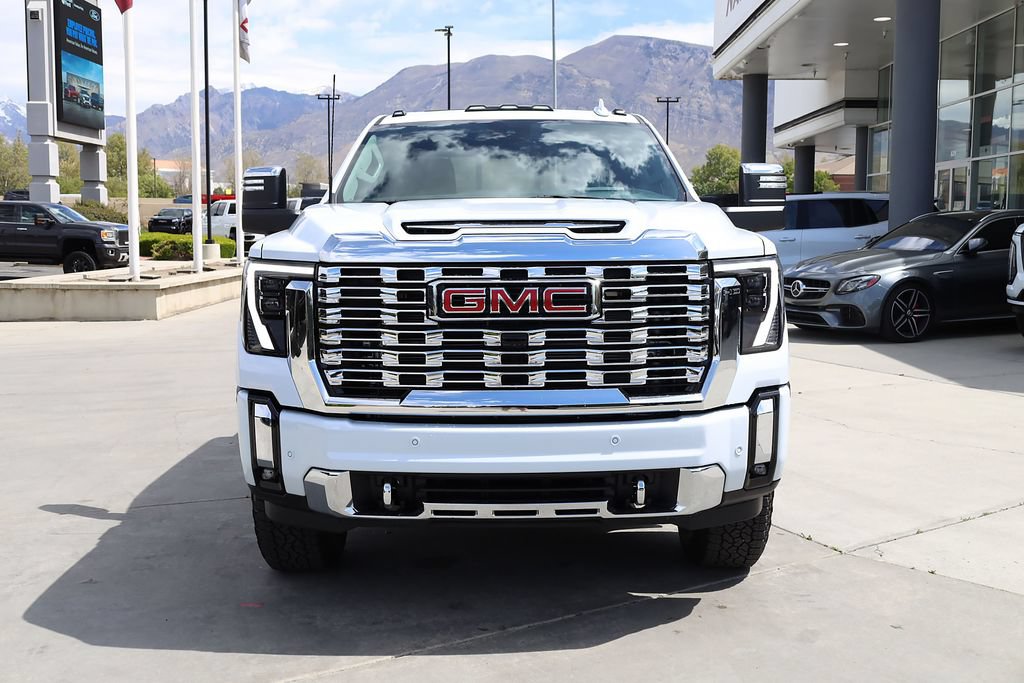 New 2026 GMC Sierra 3500 Denali w/ Denali Reserve Package AWD/4WD image 9