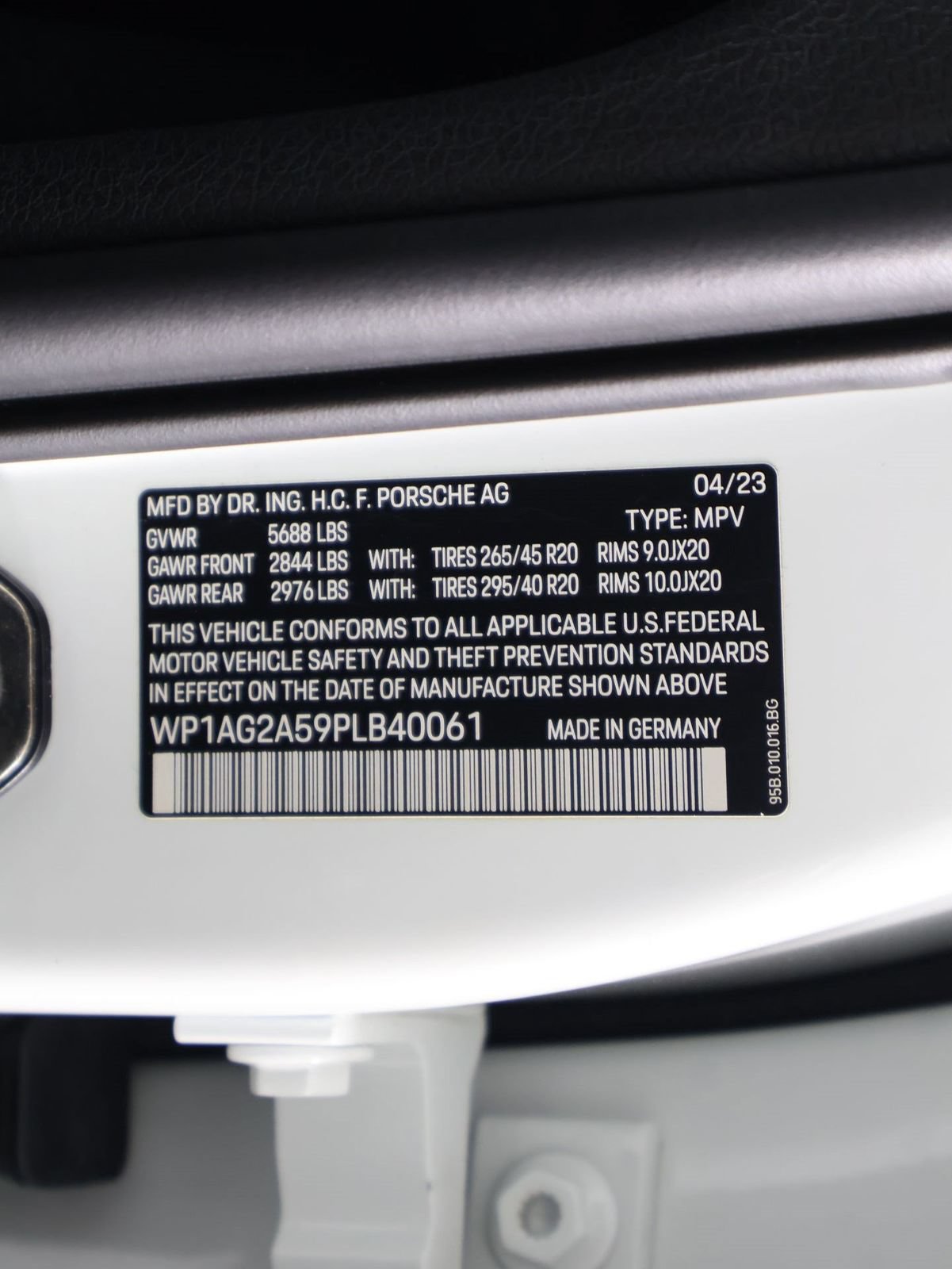 Certified 2023 Porsche Macan S AWD/4WD image 19