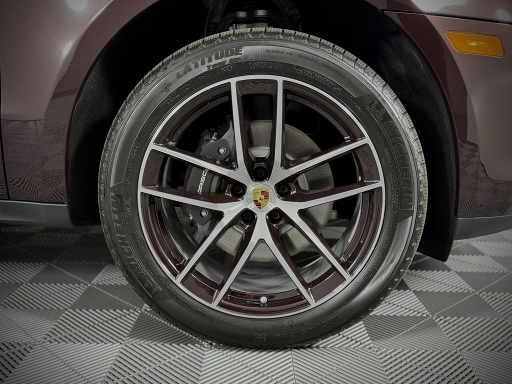 New 2025 Porsche Macan image 20