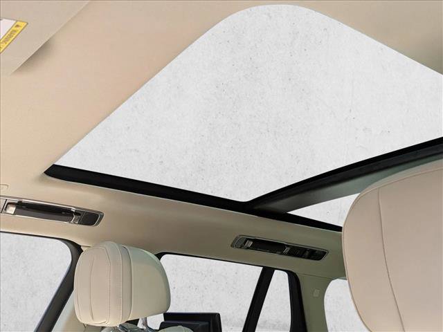 Certified 2023 Land Rover Range Rover SE image 16
