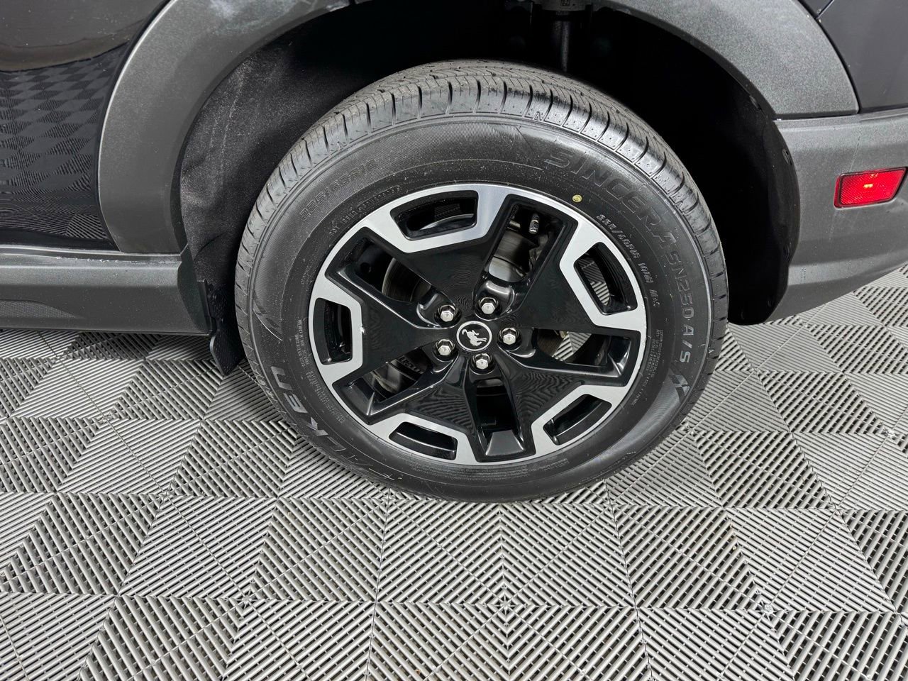 Used 2021 Ford Bronco Sport Outer Banks w/ Outer Banks Package (96D) image 33