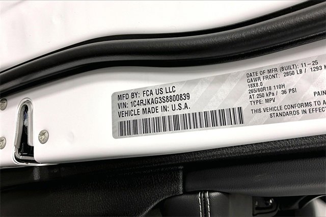 New 2025 Jeep Grand Cherokee L Altitude image 9