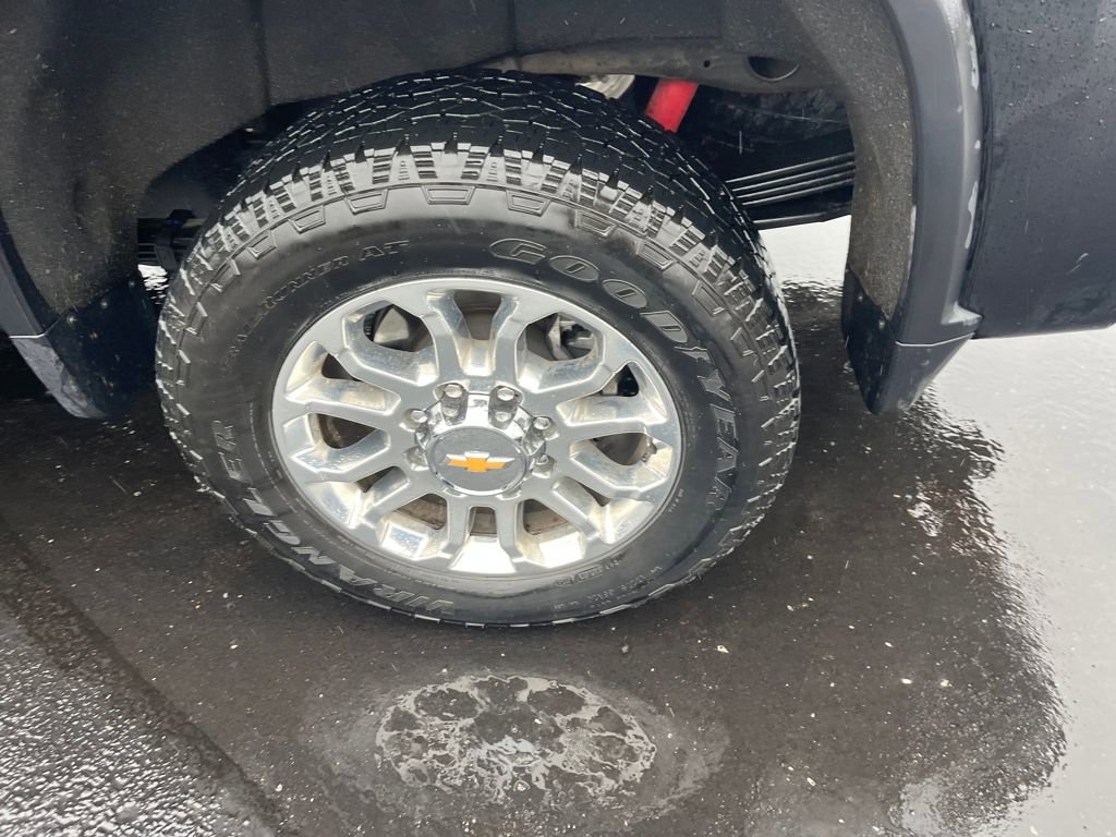 Used 2025 Chevrolet Silverado 2500 LTZ w/ LTZ Plus Package image 34