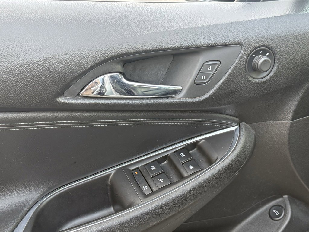 Used 2017 Chevrolet Cruze Premier image 9