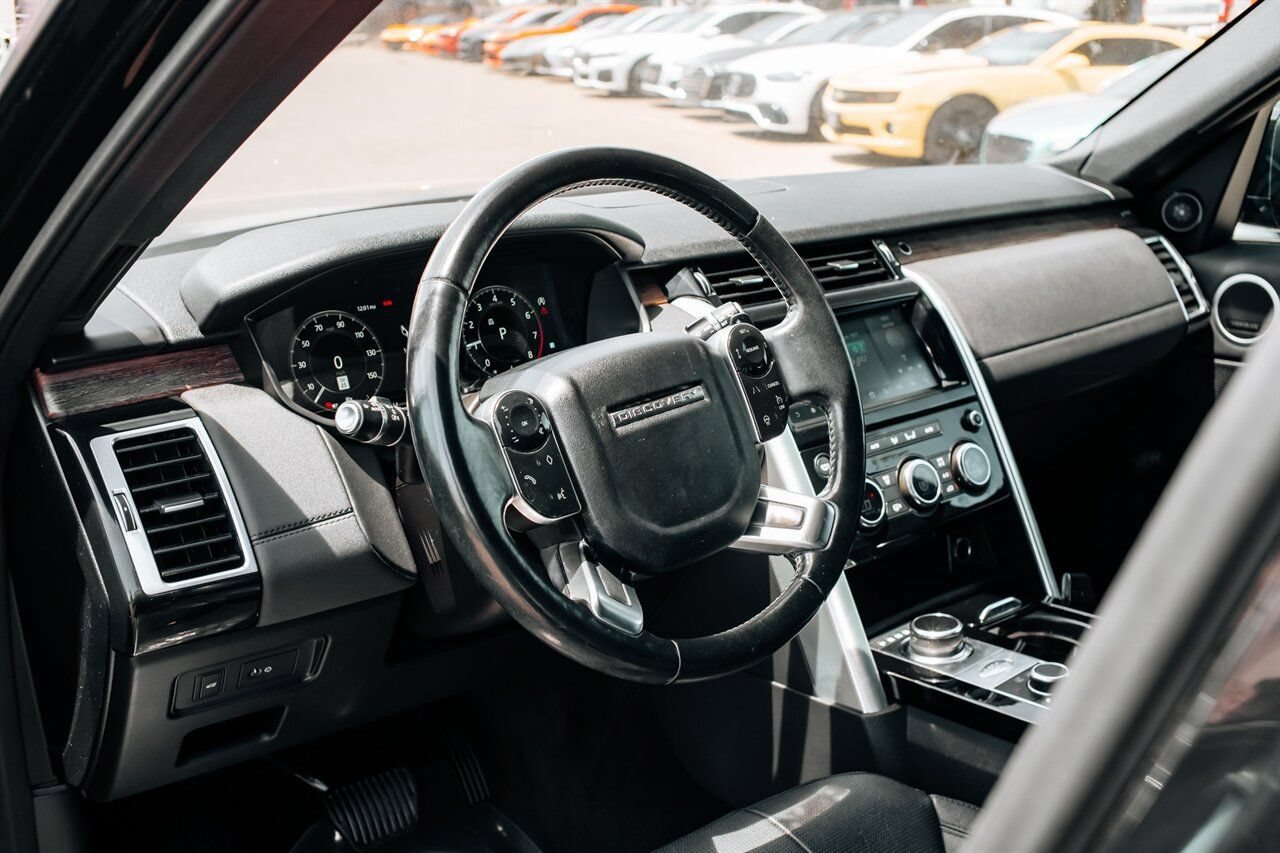 Used 2019 Land Rover Discovery HSE AWD/4WD image 16