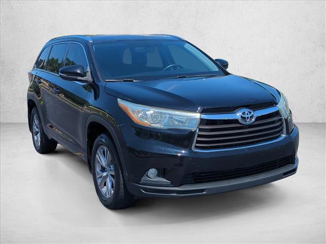 Used 2015 Toyota Highlander XLE FWD image 3