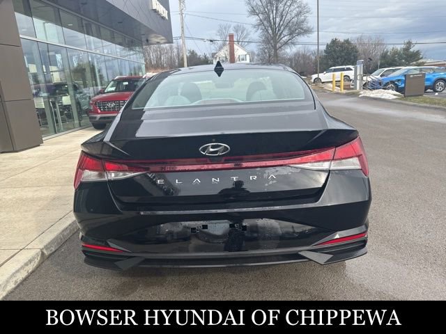 Used 2021 Hyundai Elantra SEL w/ Convenience Package image 6