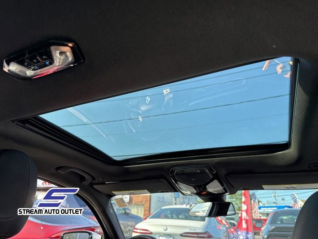 Used 2024 BMW 330i xDrive Sedan w/ Convenience Package image 20