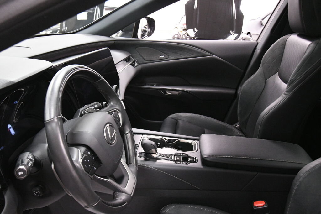 Used 2023 Lexus RX 350 AWD w/ Accessory Package image 20