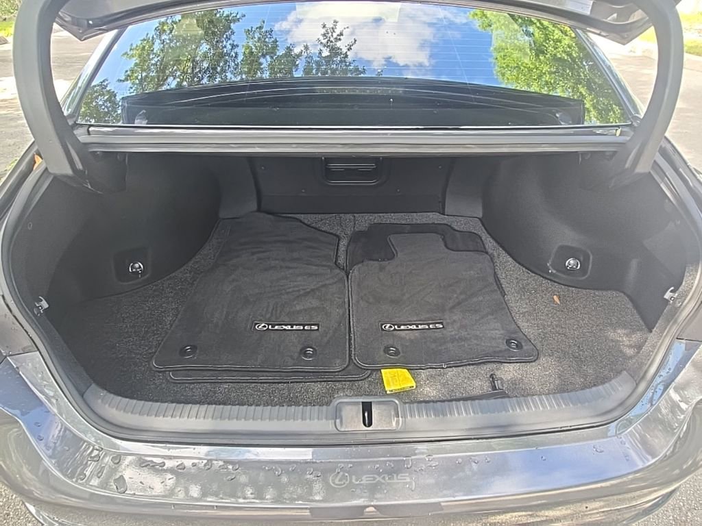 Used 2023 Lexus ES 350 w/ Accessory Package (Z2) FWD image 28