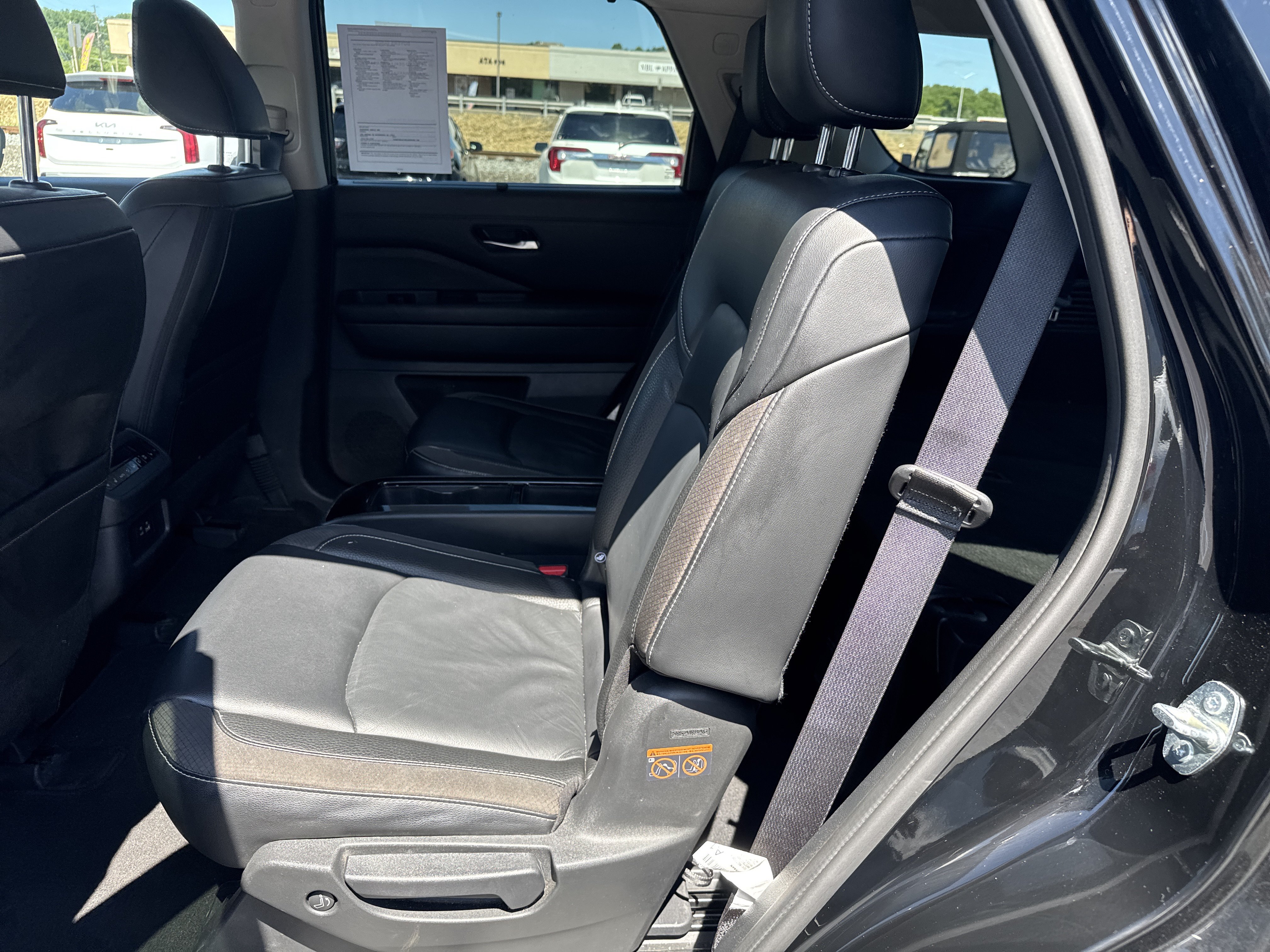 Used 2023 Nissan Pathfinder SL w/ SL Premium Package AWD/4WD image 13
