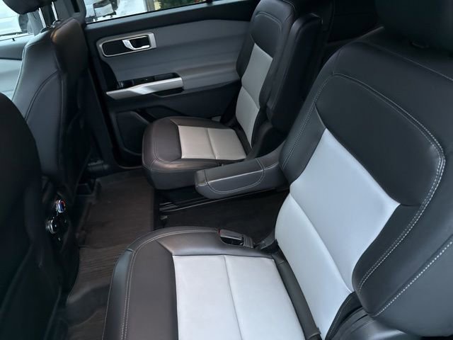 Used 2023 Ford Explorer XLT w/ Equipment Group 202A image 12