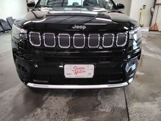 Used 2022 Jeep Compass Limited w/ Elite Group image 15