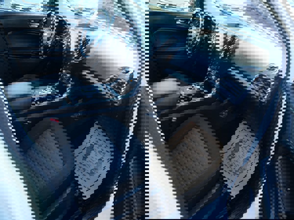 Used 2021 Ford Edge SE image 27