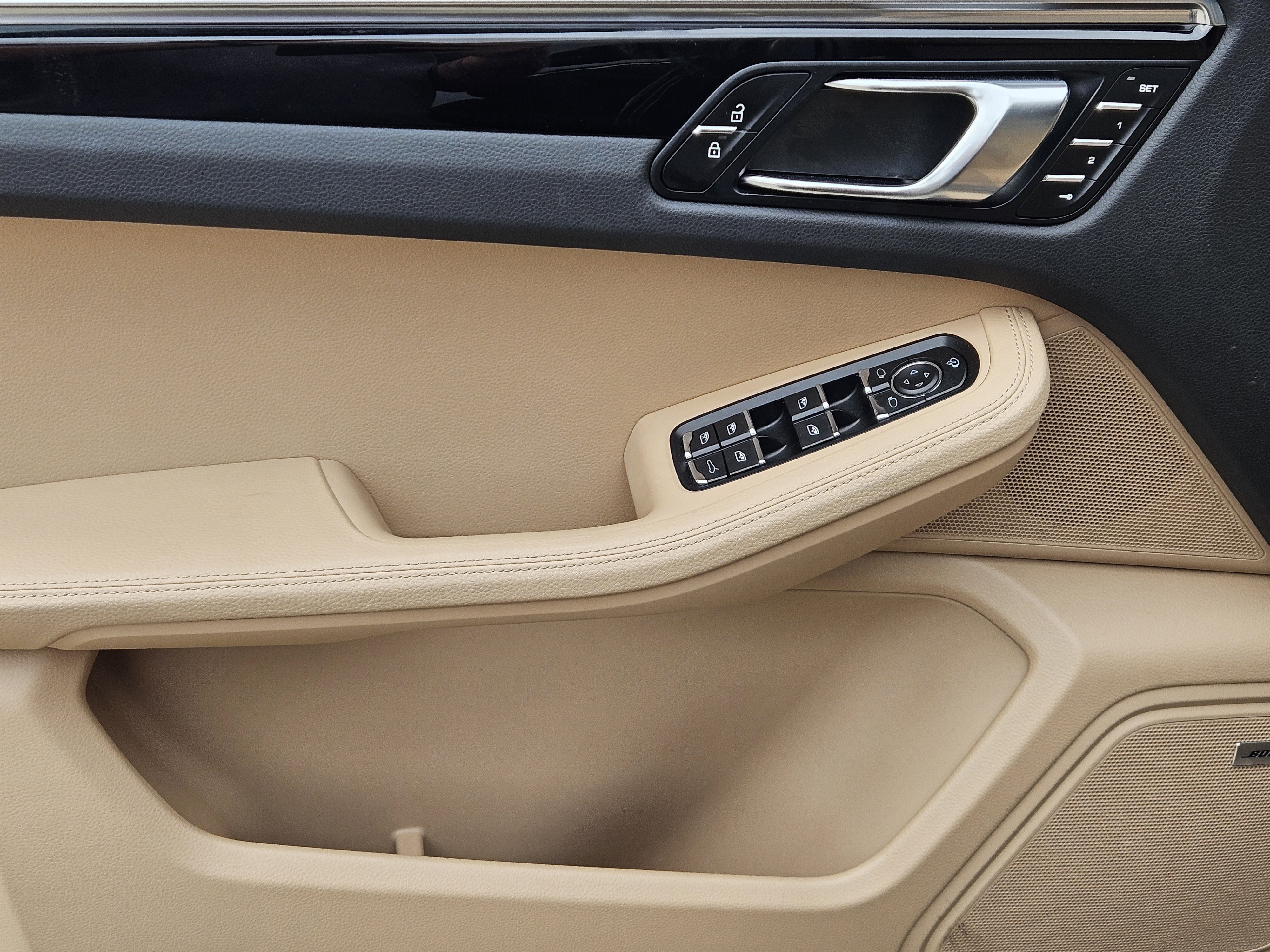 Certified 2025 Porsche Macan image 22