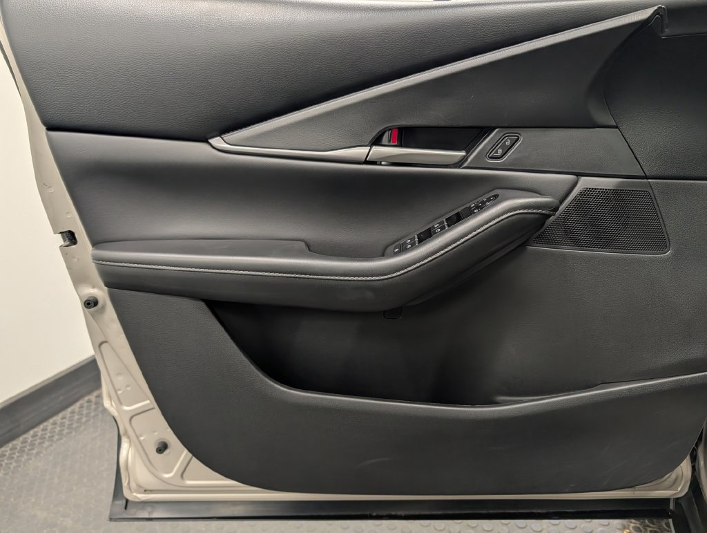 Certified 2023 MAZDA CX-30 AWD 2.5 S w/ Select Package image 9