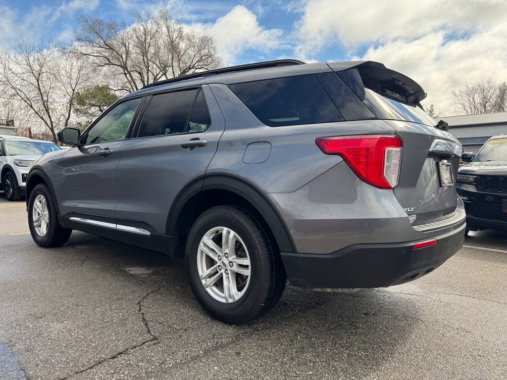 Used 2022 Ford Explorer XLT image 7