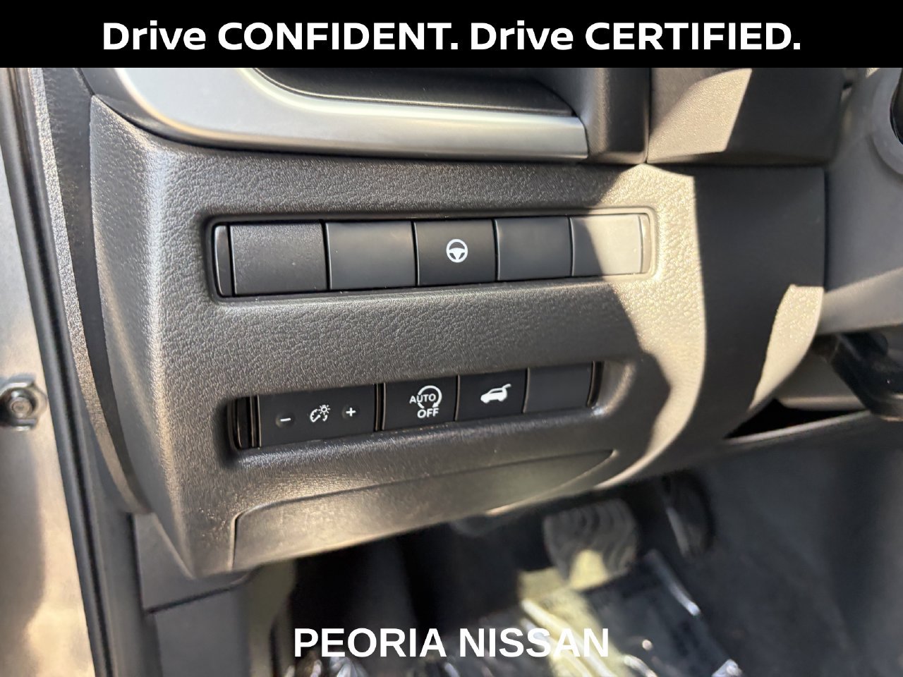Certified 2025 Nissan Rogue SV FWD image 27