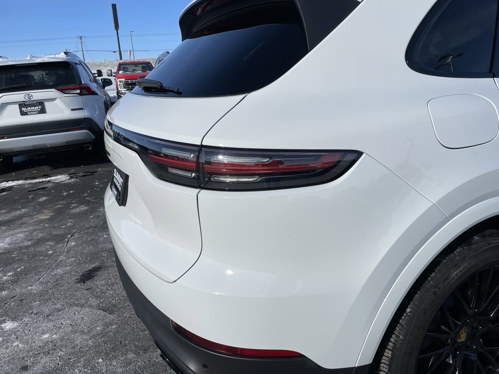 Used 2021 Porsche Cayenne Base image 36