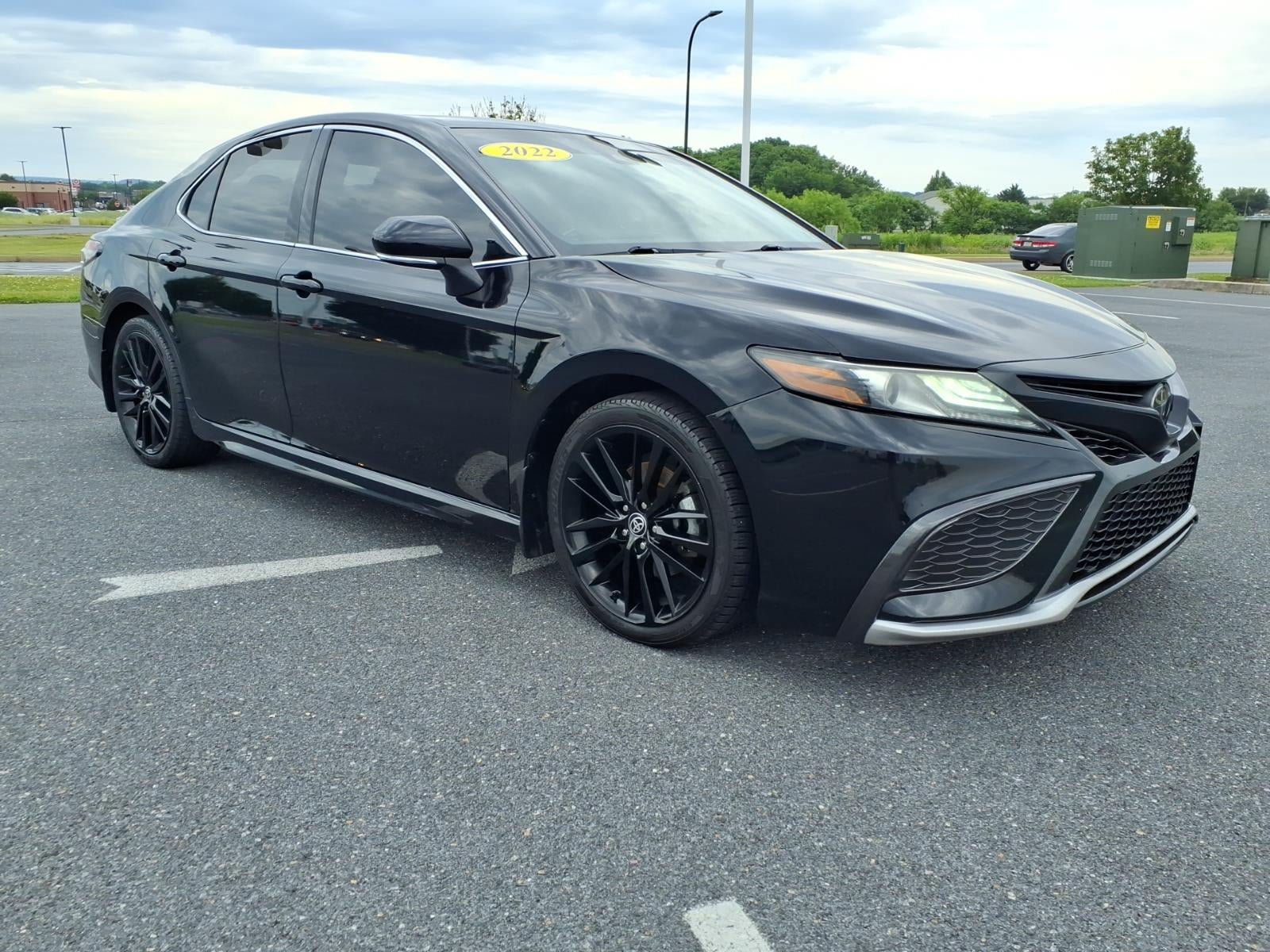 Used 2022 Toyota Camry XSE AWD/4WD image 3