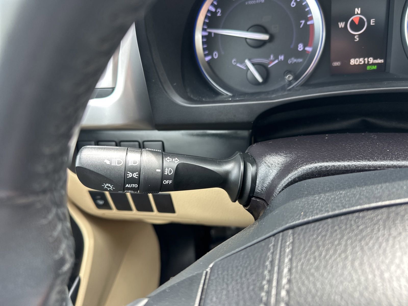 Used 2019 Toyota Highlander XLE AWD/4WD image 47