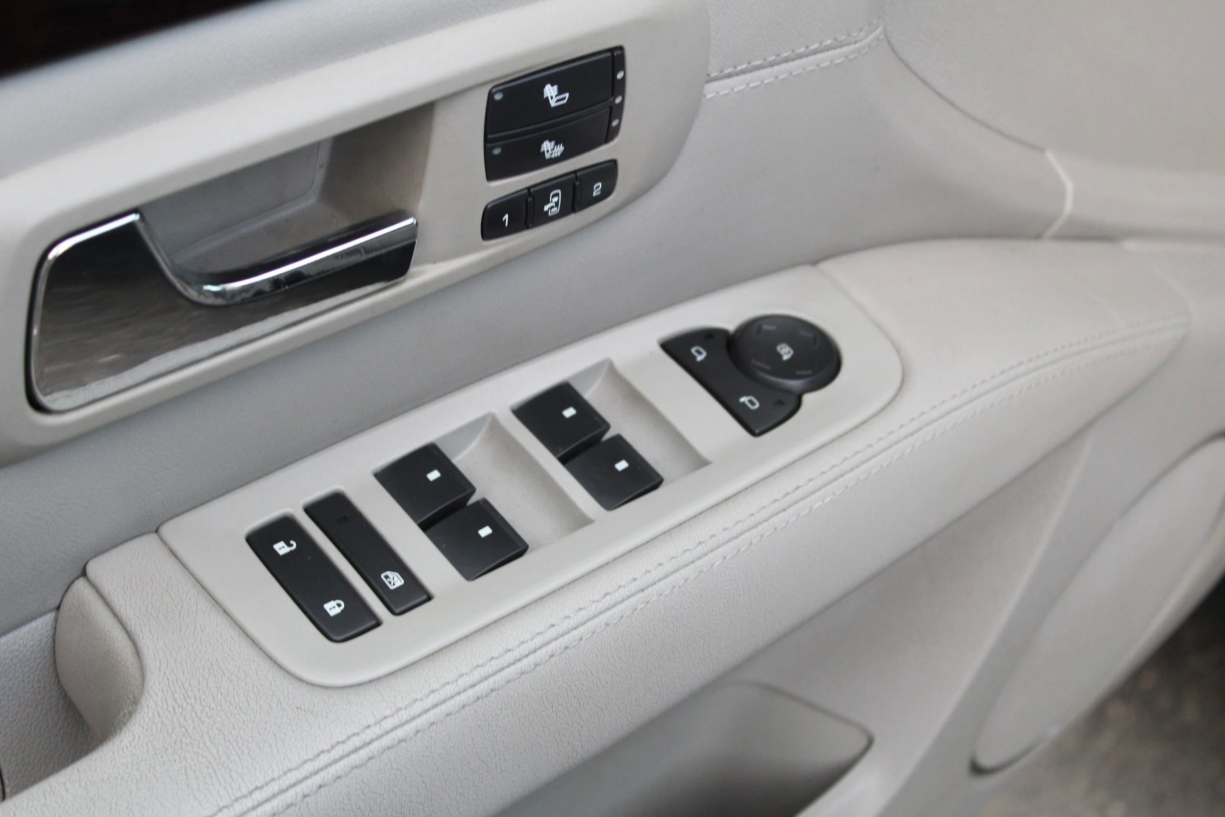 Used 2007 Cadillac SRX w/ Theater Package image 23