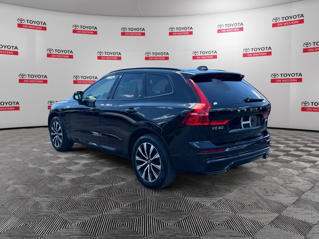 Used 2025 Volvo XC60 B5 Core AWD/4WD image 7