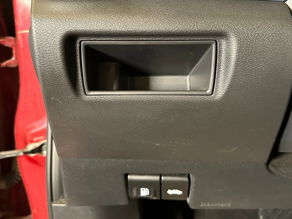 Used 2023 Nissan Versa SV w/ Trunk Package image 17