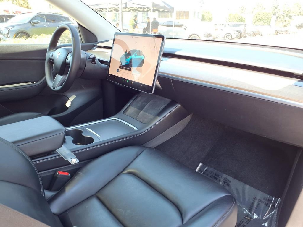 Used 2022 Tesla Model Y Performance image 15