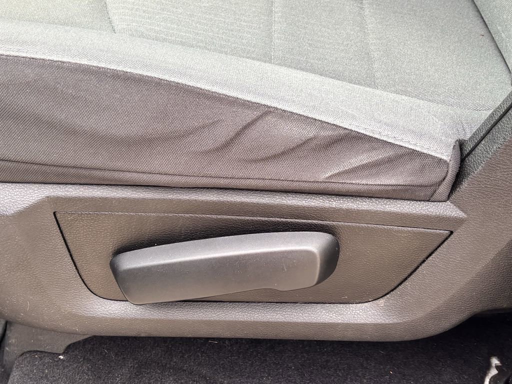 Used 2022 RAM 1500 Classic SLT image 22