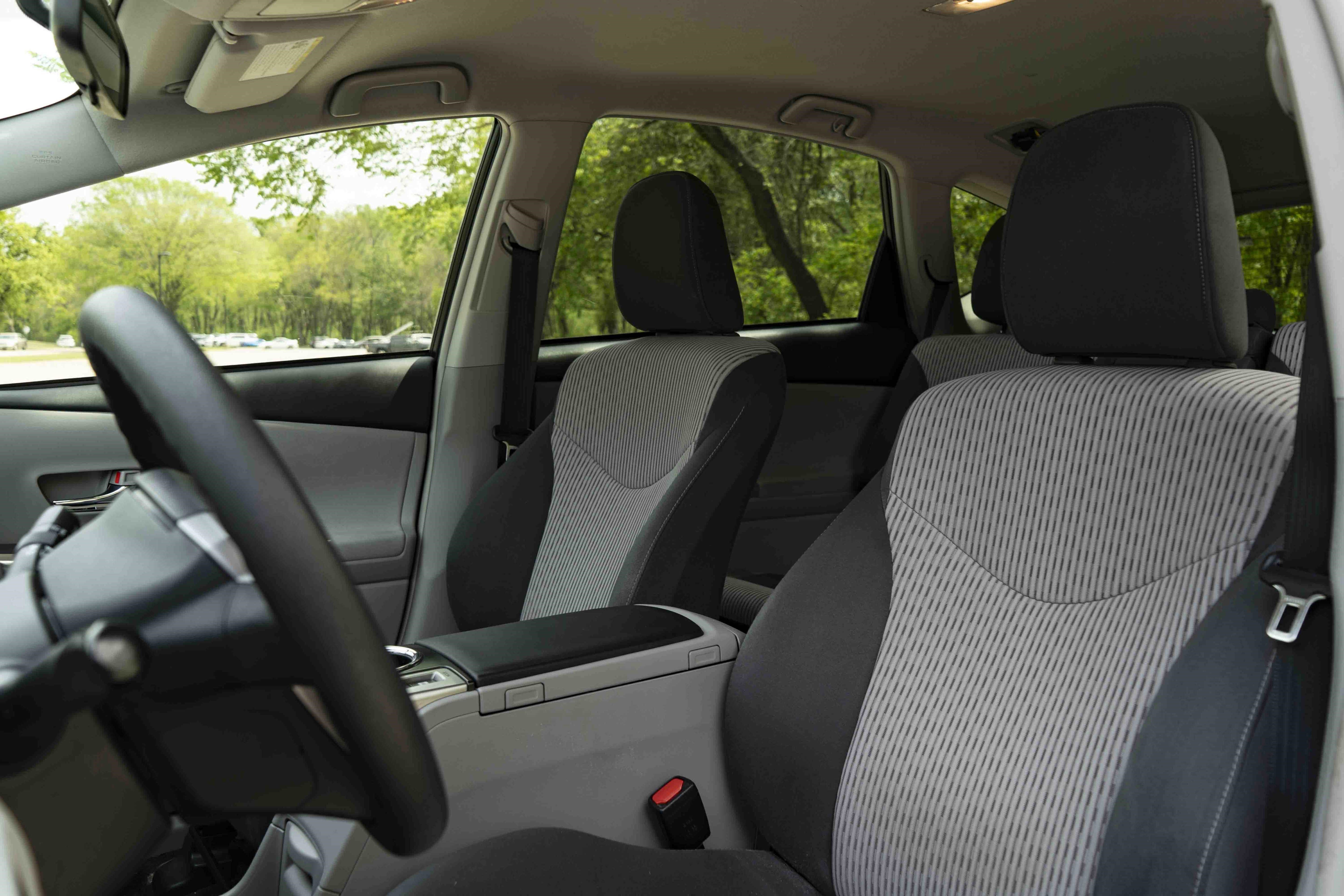 Used 2017 Toyota Prius V Three image 17