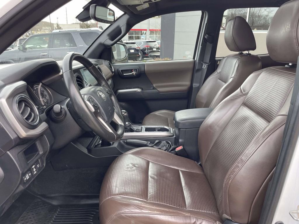 Used 2019 Toyota Tacoma Limited image 13