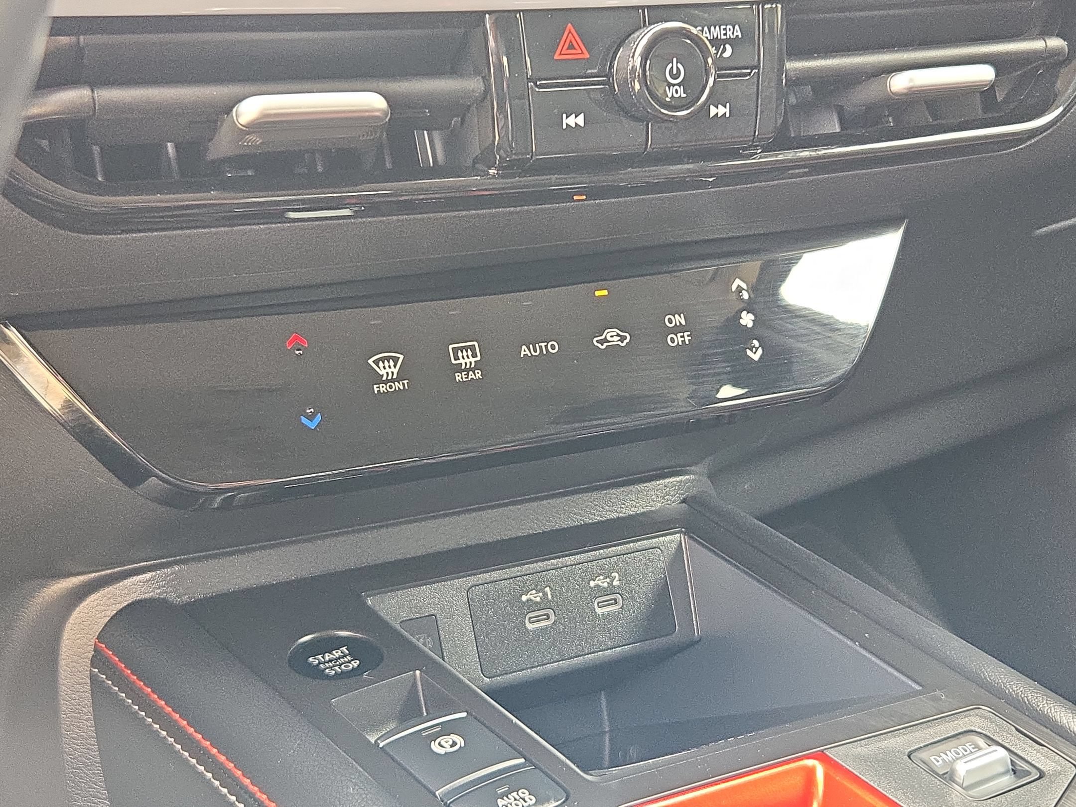Certified 2025 Nissan Kicks SR FWD image 18