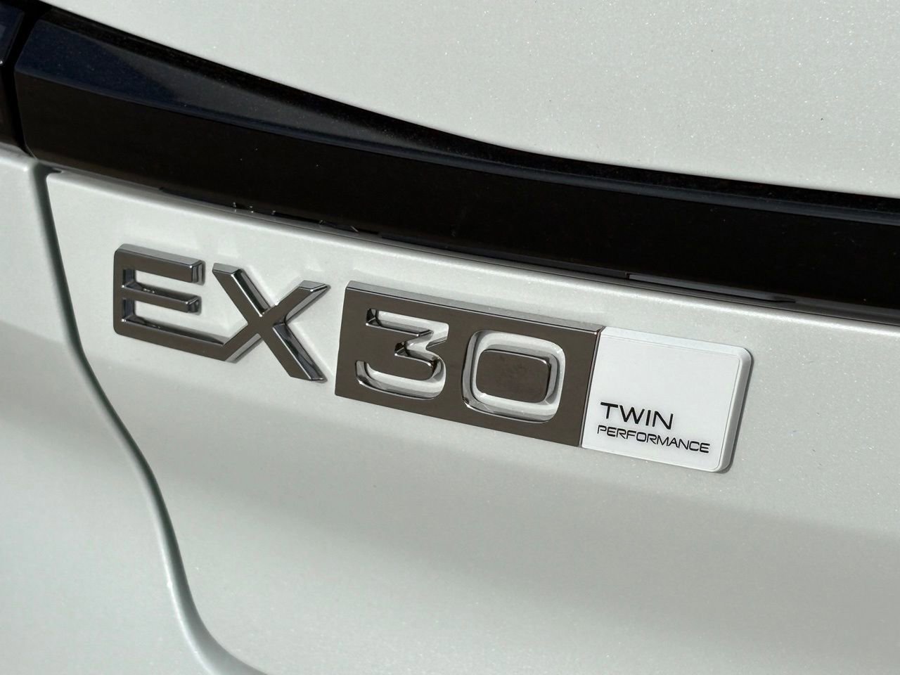 New 2026 Volvo EX30 Plus w/ Protection Package Premier image 7