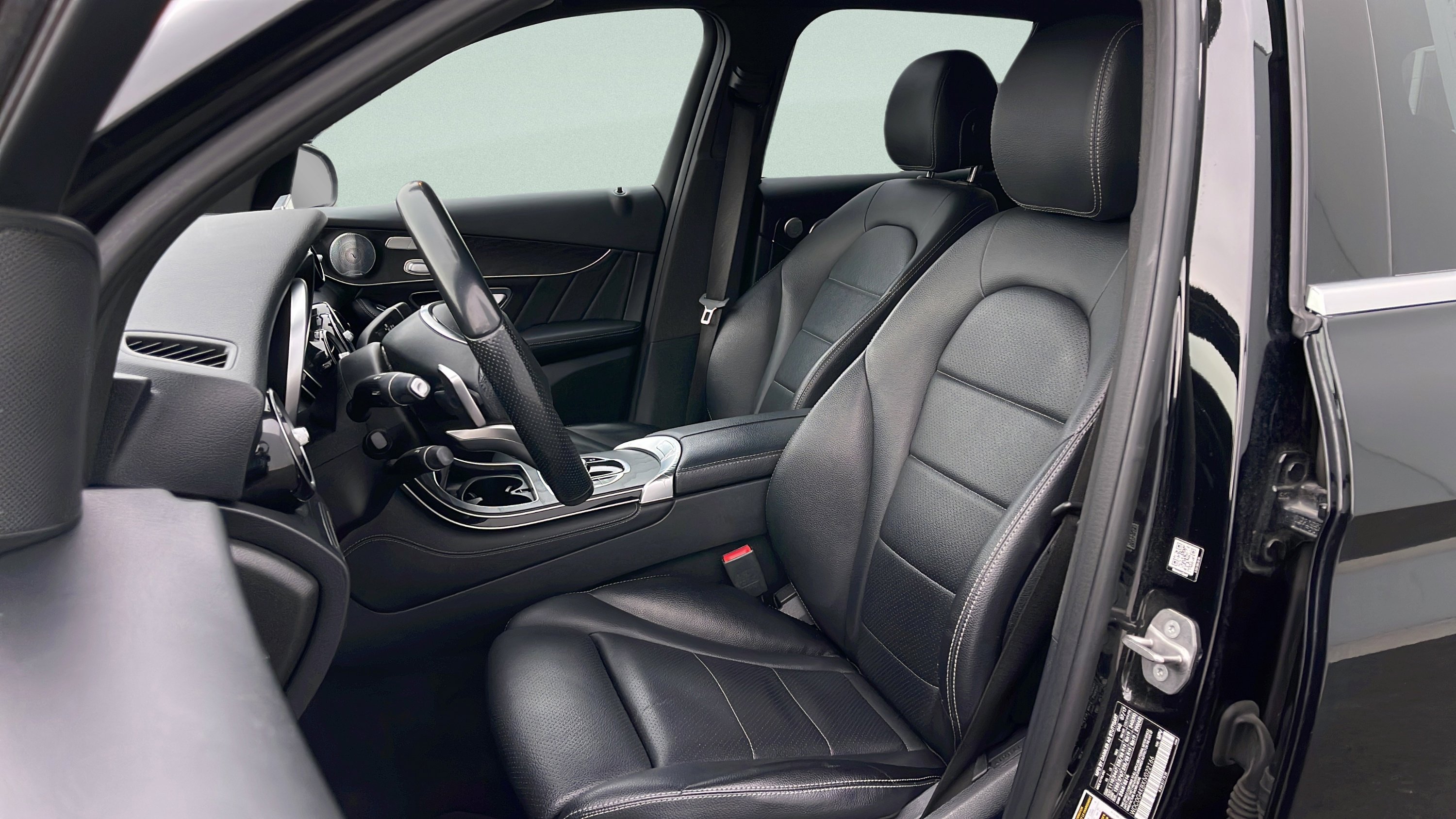 Used 2018 Mercedes-Benz GLC 300 4MATIC image 40