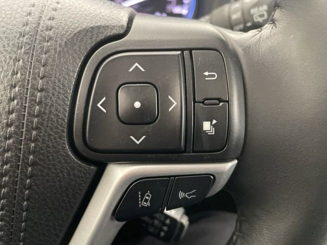 Used 2019 Toyota Highlander XLE image 16